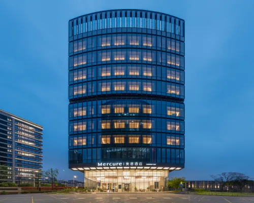 Mercure Shanghai Lujiazui Binjiang Center Hoteles cerca de Puente Yangpu
