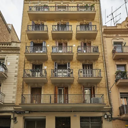 BBarcelona Parallel Apartment Отели рядом с достопримечательностью «Площадь Реиал»