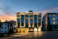 IU Hotel· Linxiang District Government Store, Lincang City