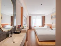Jifeng International Hotel (Puyang East Station) Hotels in Puyang