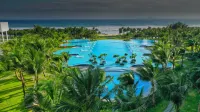 Arena Cam Ranh Seaview by Panacea Home - Pools