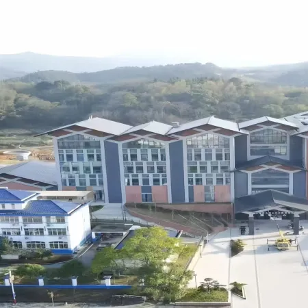 Longshanju Hotel