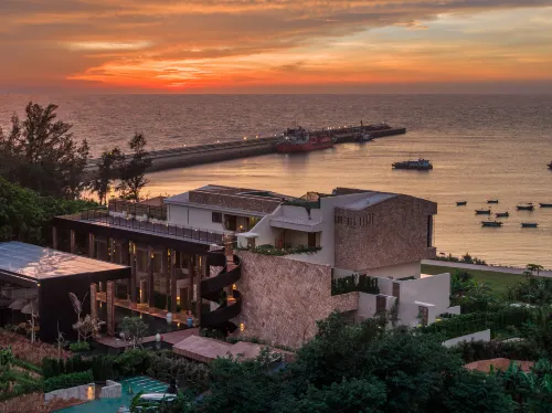 Cliff Nest ·Wild Luxury Resort & Villa