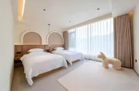 Fengqing Island Qipan Homestay, Huangguoshu - พร้อมระเบียง