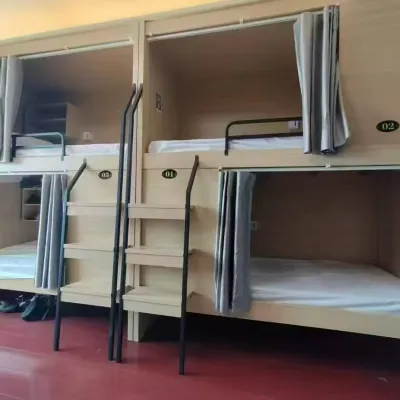 Backpacker's Home · Lita · Hostel โรงแรมใกล้สะพานไฮคาง