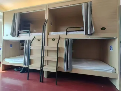 Backpacker's Home · Lita · Hostel