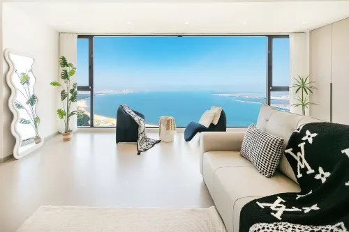 Crystal Bayview Hotel Jinghaiwan Scenic Apartment (Weihai Station Huafa New World)