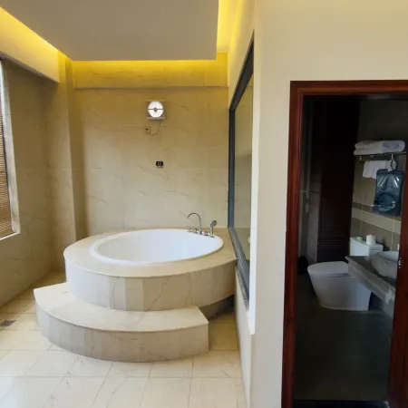 Niu Street Junyi Hot Spring Inn