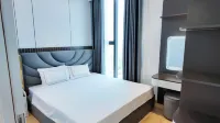 The Holiday Ha Long - Luxury ApartHotel - 2 stelle