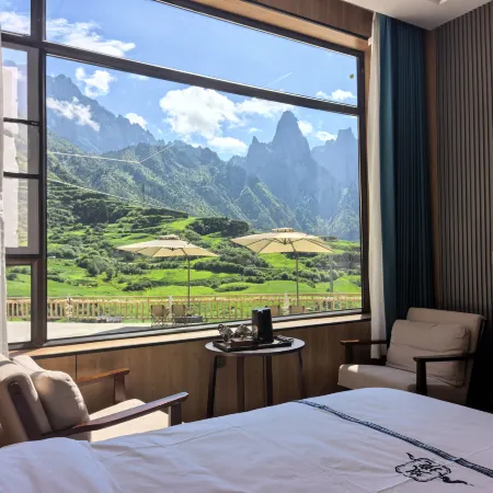 Lan Jing · Panoramic Sunrise & Mist View Retreat (Zhagana Scenic Area)