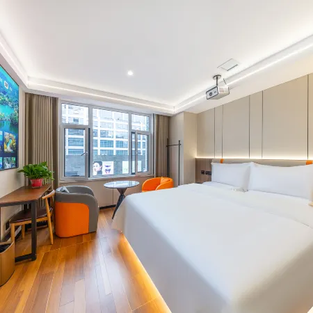 Heyue Smart Hotel (Lanzhou Xiguan Subway Station Exit D Zhangye Road Pedestrian Street)