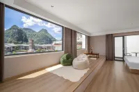 Aiyuan Resort Hotel, West Street, Yangshuo, Guilin - parking