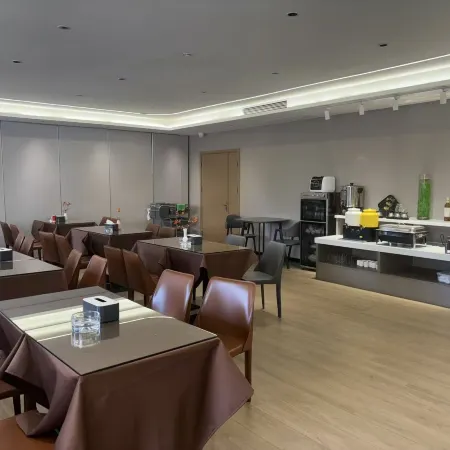 Huting Hotel (Vientiane City, Guilin Railway Station)