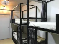 The Good Travelers Hostel KL Airport - Hostales