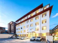 Taoyuan Crystal Hotel (Shambhala Cultural Square Branch - 3-Star