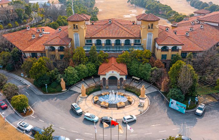 Zipeng Mountain Guangyuan International Conference Center