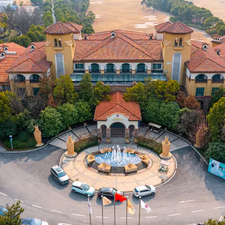 Zipeng Mountain Guangyuan International Conference Center