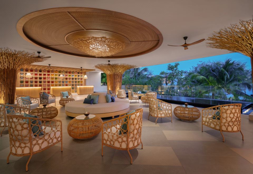 보마 리조트 나트랑의 세련된 인피니티 풀 이미지