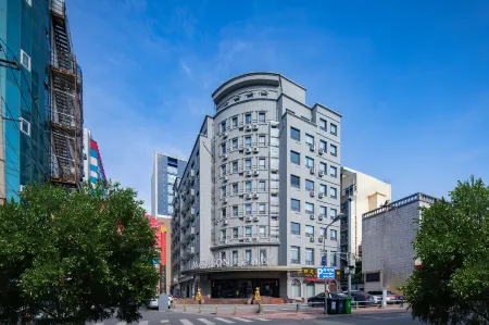 Madison Hotel Jinan Railway Station Daguan Garden Отели рядом с достопримечательностью «Shandong Jiaotong University Vocational and Technical College»