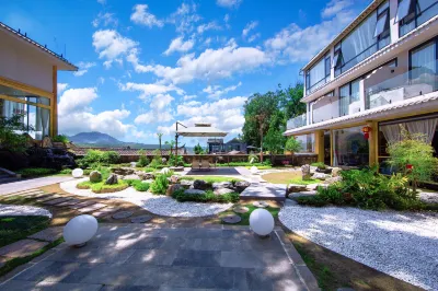 House Designer Resort in the Hills Отели рядом с достопримечательностью «Heshun Ancient Town»