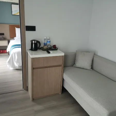 Mishe Light Enjoy Hotel (Yichang Zhongnan Xingfa Square Three Gorges Vocational College)