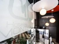 Monte Carmelo Hotels near La Raza