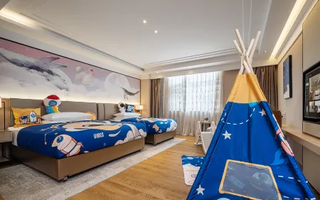 Vienna International Hotel (Baoshan High-speed Railway Station Wuyue Plaza)