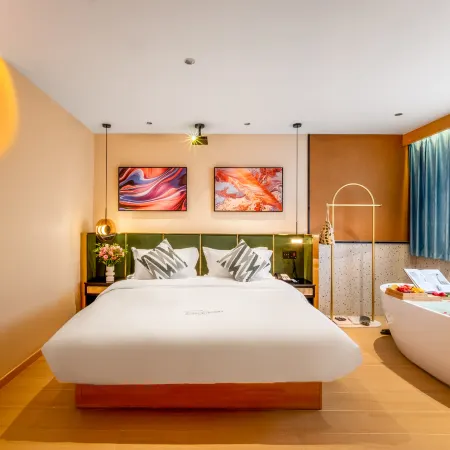 Suzhou LBED Collection Hotel (Guanqian Street Leqiao Subway Station) Отели рядом с достопримечательностью «Панменские ворота»