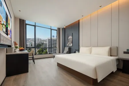 Foshan Chancheng Zhangcha Atour Hotel