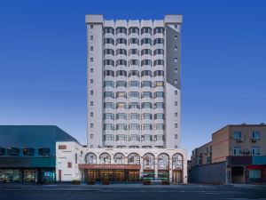 Heyi Zhishang Hotel (Jinan Quancheng Square Baotu Spring Branch)