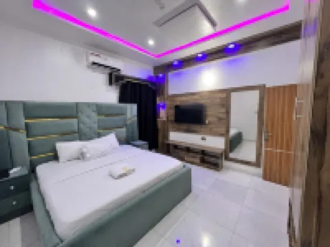 Clique Court Hotel & Suite