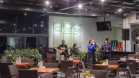 Savana Hotel & Convention Malang - bar