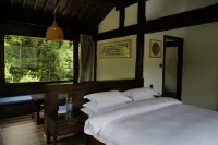 Lapu Valley Hotel Hotels in Weixi