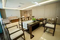 Wuyihai International Hotel (Huanghe Jiaotong College High-speed Railway Station)