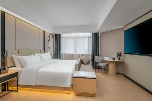 Yunman Platinum Hotel (Danyang High Speed Railway Station Zhengze Primary School)