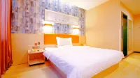 OrangeriePremium Hotel (Dalian Changxing Island Santang Commercial Street) - Parkplatz