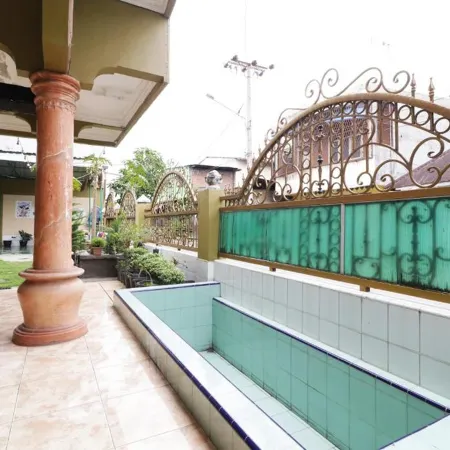 Waroeng Transit & Depary Homestay