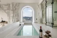 YOLO Skyline Riverview Designer Hotel (Chongqing Jiefangbei Hongyadong Branch)