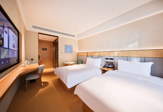 편안한 호텔 객실 내부