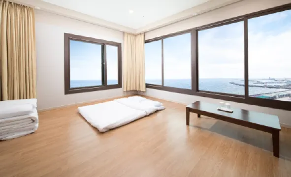 โรงแรมเชจูพาเลซ