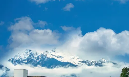 Bomi Yinshi Shanju Hotel (Galang Palace Branch)