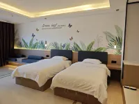 Lvliang Yongrui Building Hotels near Shan Xilvliang Shan Geming Museum