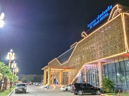 ST Vegas Hotel Отели рядом с достопримечательностью «Будда-парк»