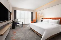 廣州人和白雲機場希爾頓歡朋酒店