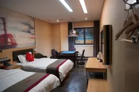 Shankee Chain Hotel (Yibin Jinsha Plaza) فنادق في إي بين