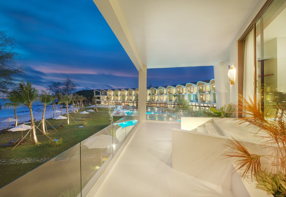 1. 더 셸스 리조트..