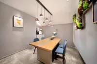 Home Inn · NEO (Yilan County Government Yida Plaza Tongjiang Road store) - 주차장