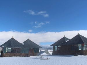 香格里拉嘎桑梅朵雪山草原觀景星空牧場