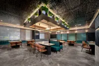 Hotel Giamustuen - parkir
