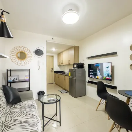 GemstoneBR in Shore Residences